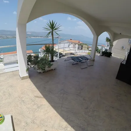 Palace View Apartmán *