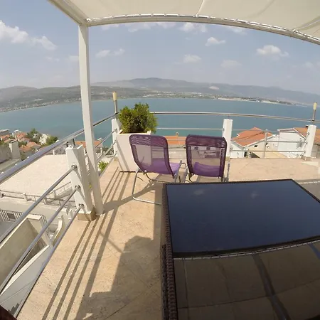 Palace View Apartmán *
